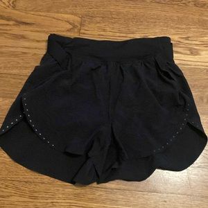 Lululemon Fast and Free High-Rise Short 2”, Black, Wavy print